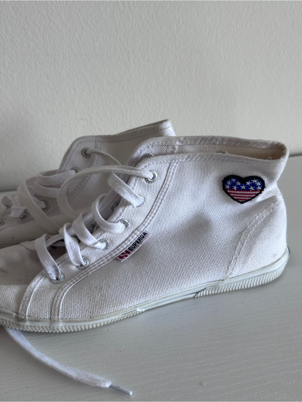 Superga Womens White Canvas High-Top Sneakers with Heart Patch 39.5 / Size 9